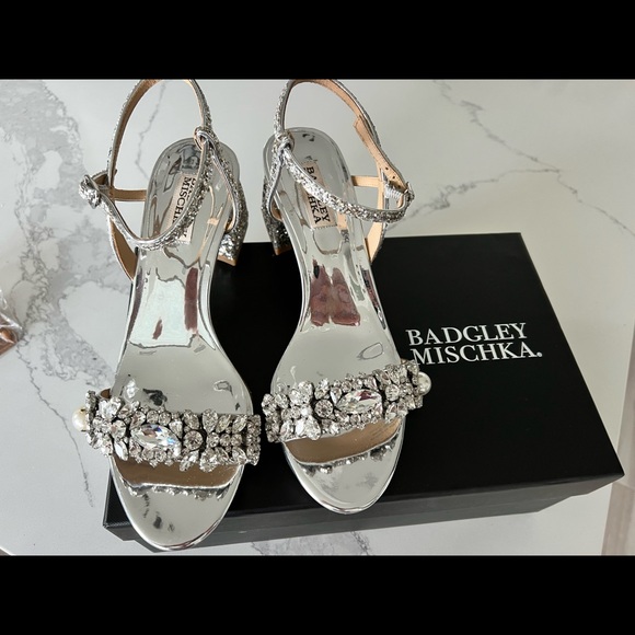 Collection Daniele Block Heel Sandal by BADGLEY MISCHKA - Picture 9 of 9
